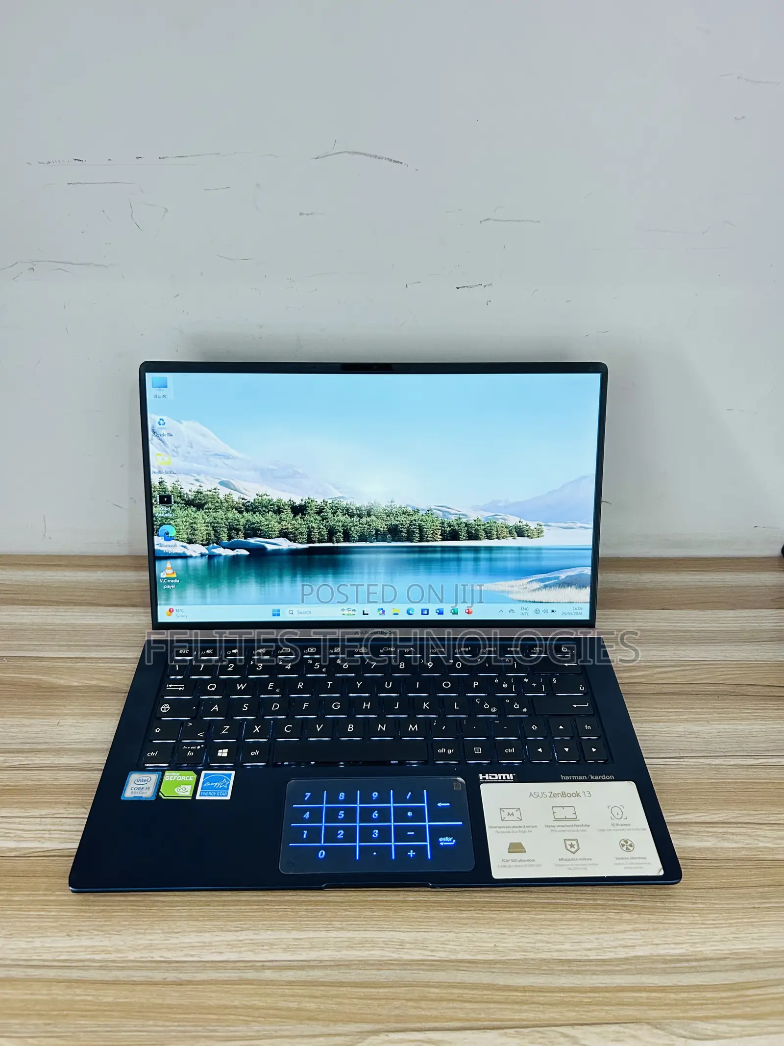 Laptop Asus ZenBook 13 UX331UN 8GB Intel Core i5 SSD 256GB