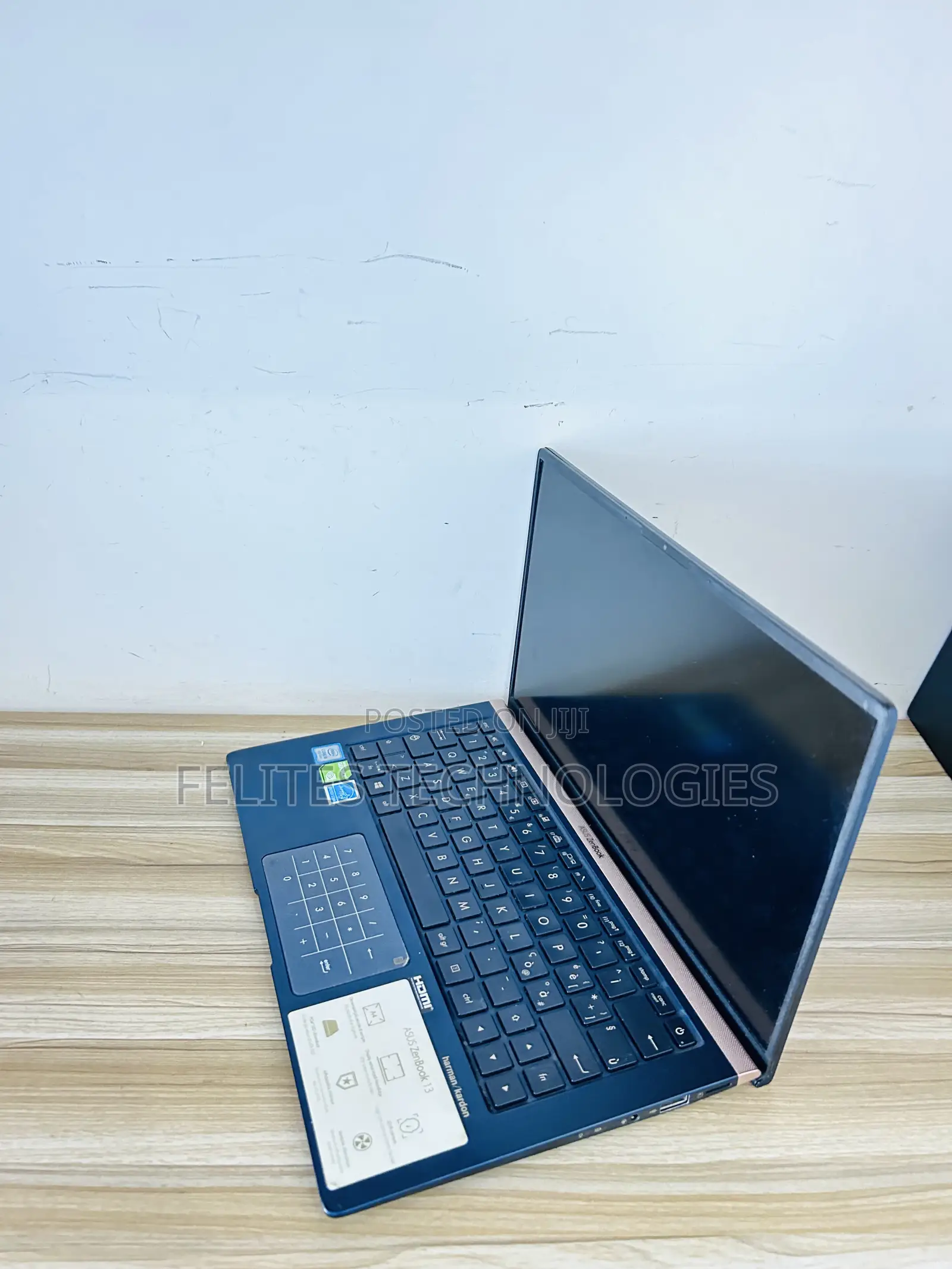 Laptop Asus ZenBook 13 UX331UN 8GB Intel Core i5 SSD 256GB