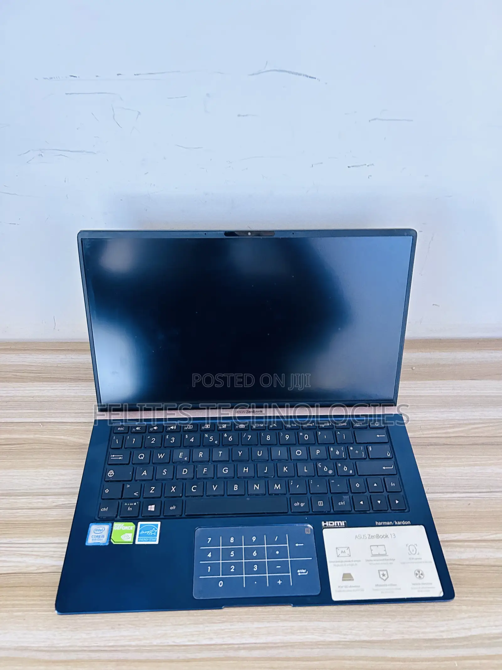 Laptop Asus ZenBook 13 UX331UN 8GB Intel Core i5 SSD 256GB