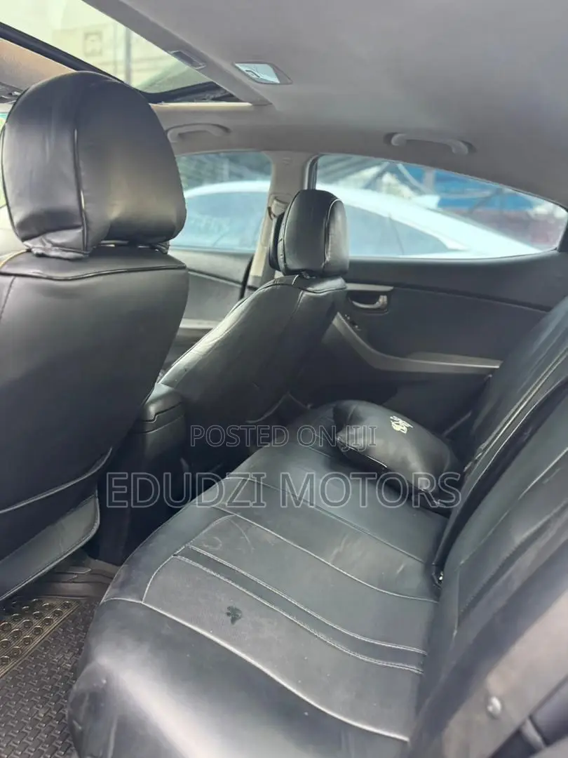 Hyundai Elantra Limited Sedan FWD (1.8L 4cyl 6A) 2013 Black