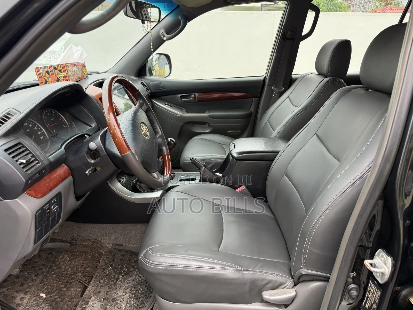 Toyota Land Cruiser 4.0 V6 GX-R 2010 Black