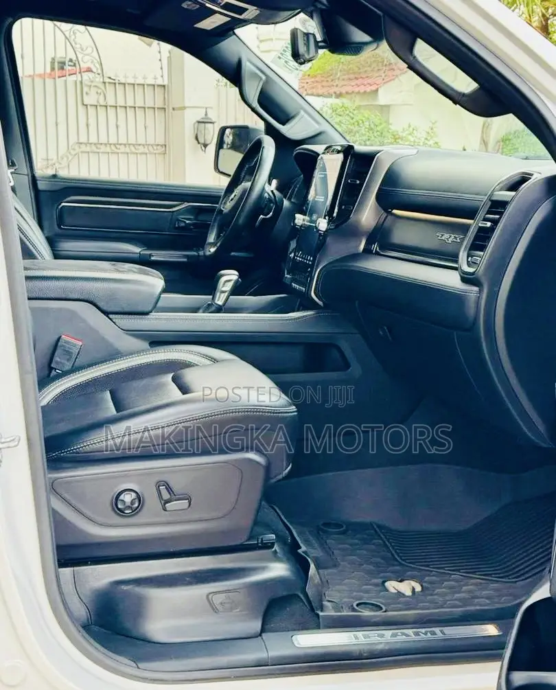RAM 1500 TRX Crew Cab 4WD SB 2023 White