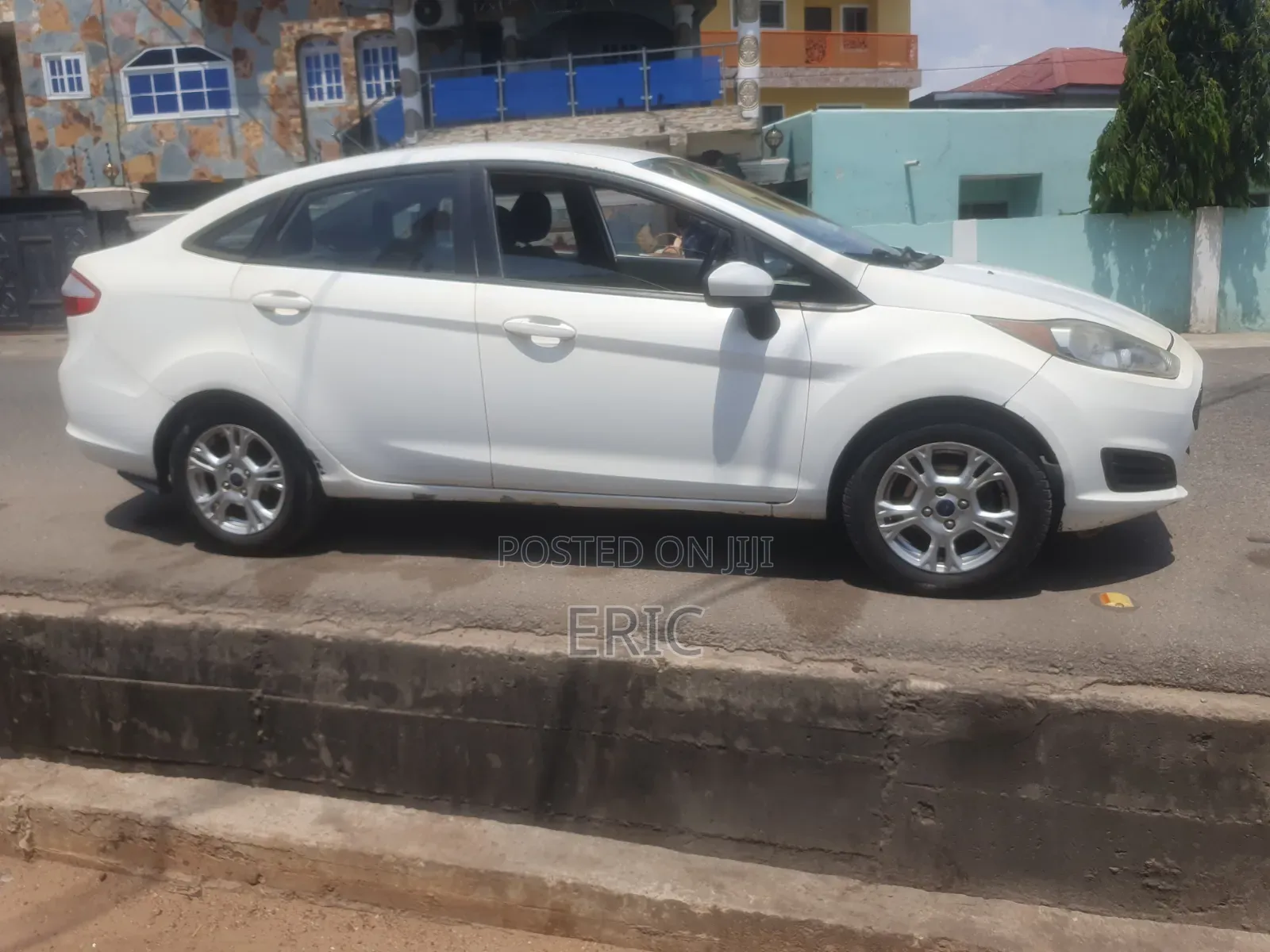 Ford Fiesta SE 4dr Sedan (1.6L 4cyl 5M) 2015 White