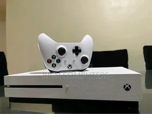 Xbox One S With One Pad