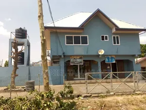 6bdrm Mansion in Amasaman for sale