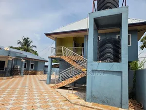 6bdrm Mansion in Amasaman for sale