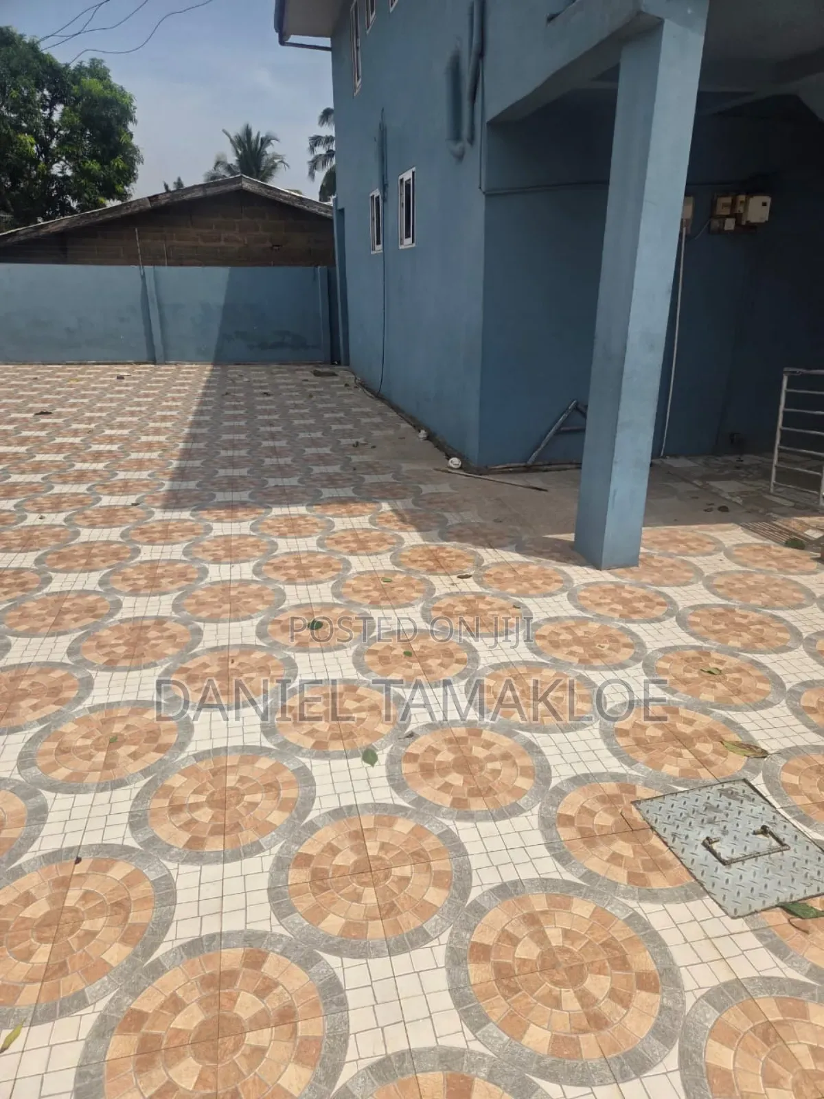 6bdrm Mansion in Amasaman for sale