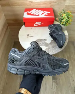 Nike Zoom Vomero 5 Ash