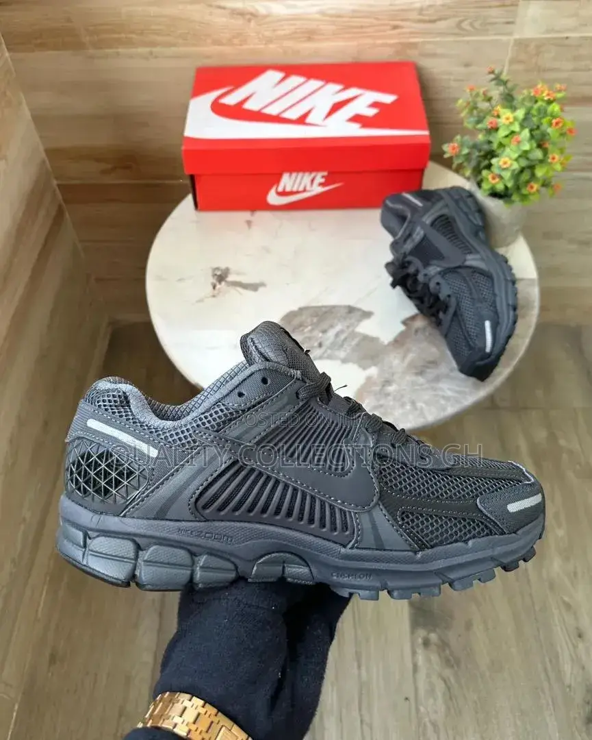 Nike Zoom Vomero 5 Ash