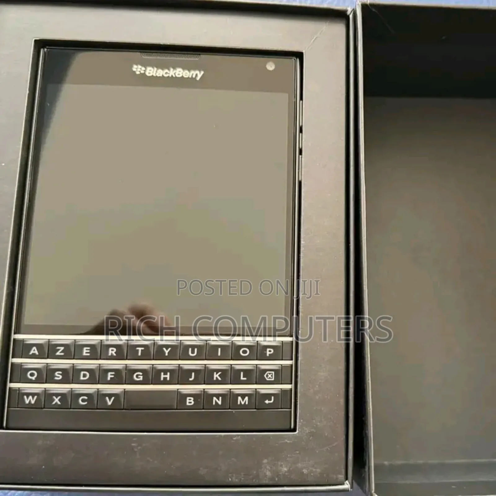 New BlackBerry Passport 32 GB Black