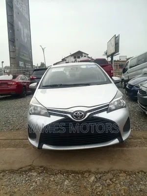 Toyota Yaris L Hatchback 5dr 2017 Silver