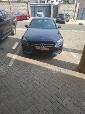 Mercedes-Benz C300 2018 Blue