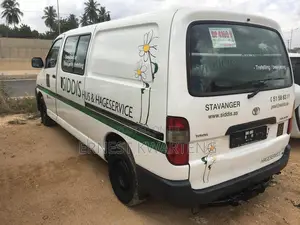 Toyota HiAce 2007 White