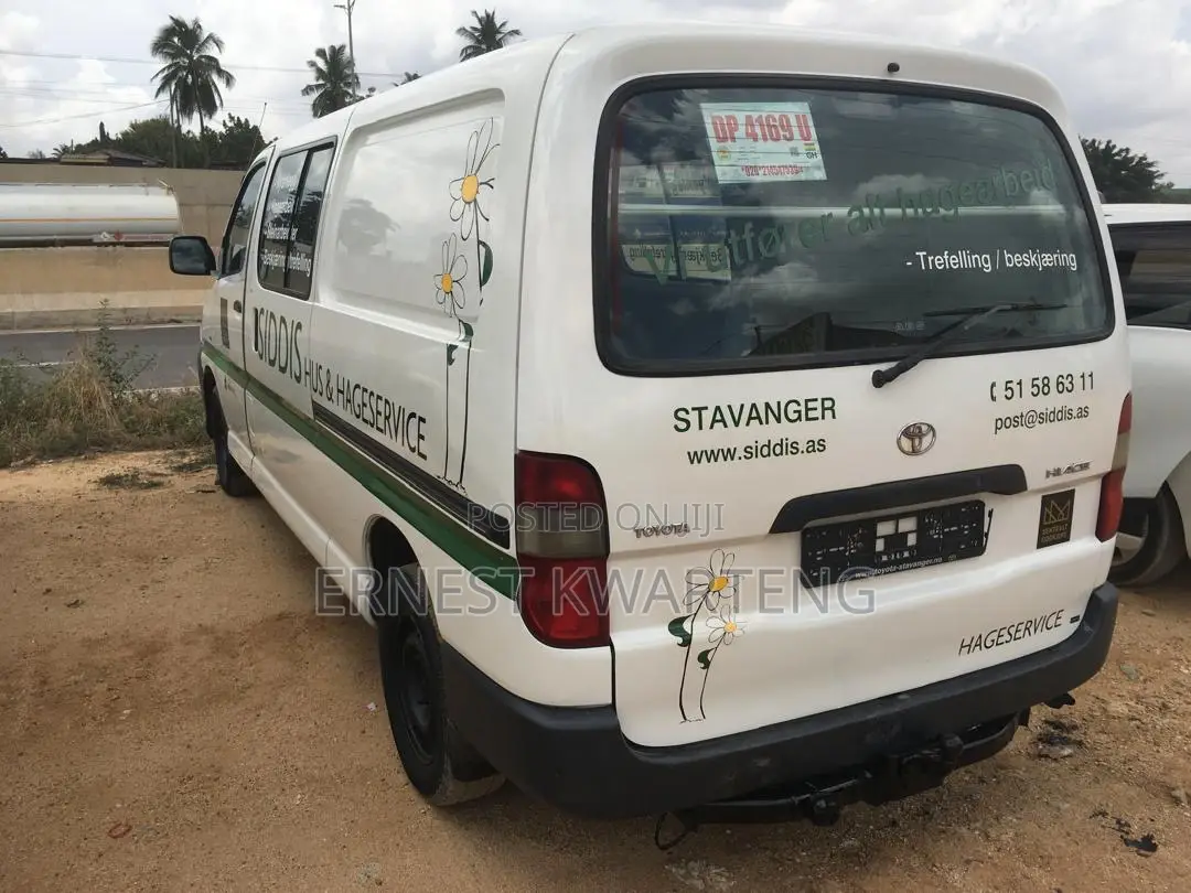 Toyota HiAce 2007 White