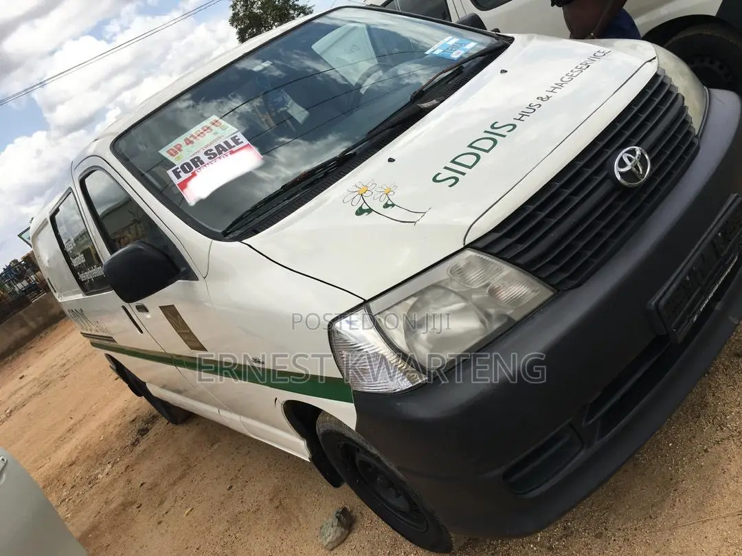 Toyota HiAce 2007 White