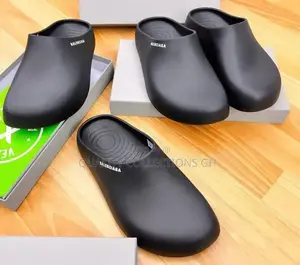 Balenciaga Pool Closed Slides