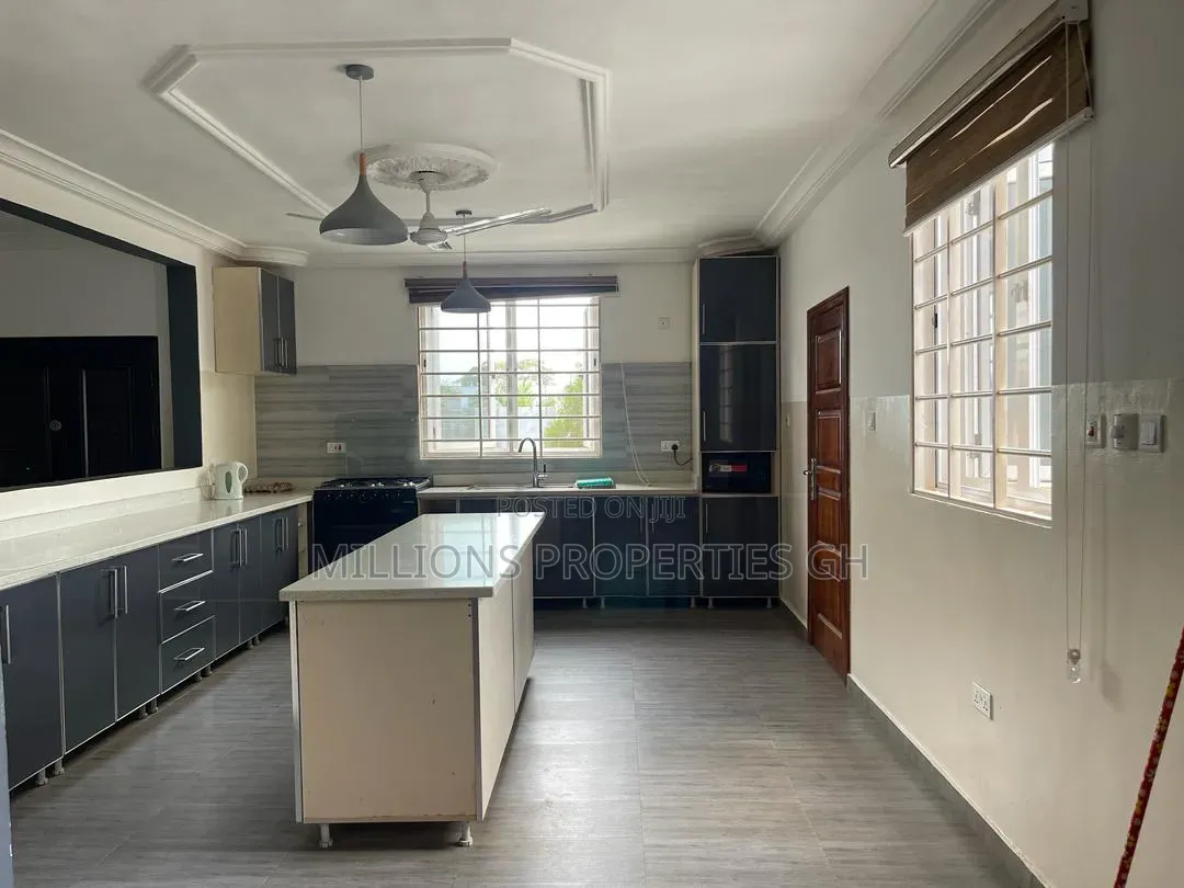 Furnished 5bdrm House in Millions Properties, Kumasi Metropolitan