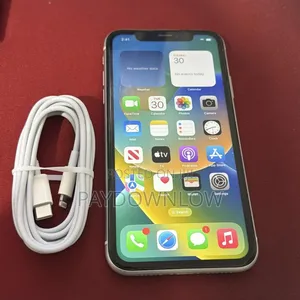 Apple iPhone XR 64 GB White