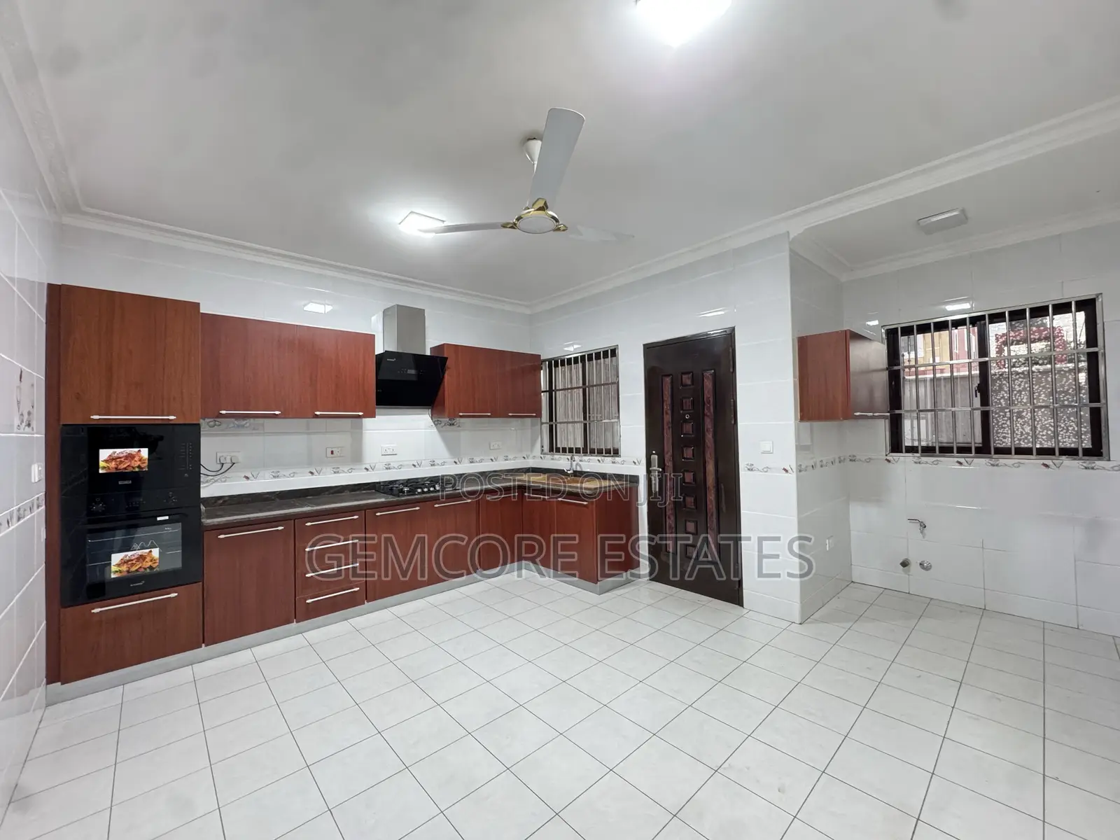 4bdrm Townhouse / Terrace in Coco Vanilla, Adjiriganor for rent