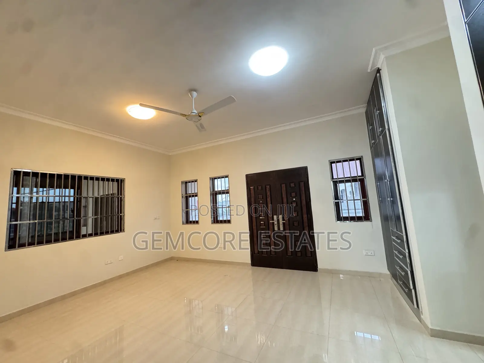 4bdrm Townhouse / Terrace in Coco Vanilla, Adjiriganor for rent