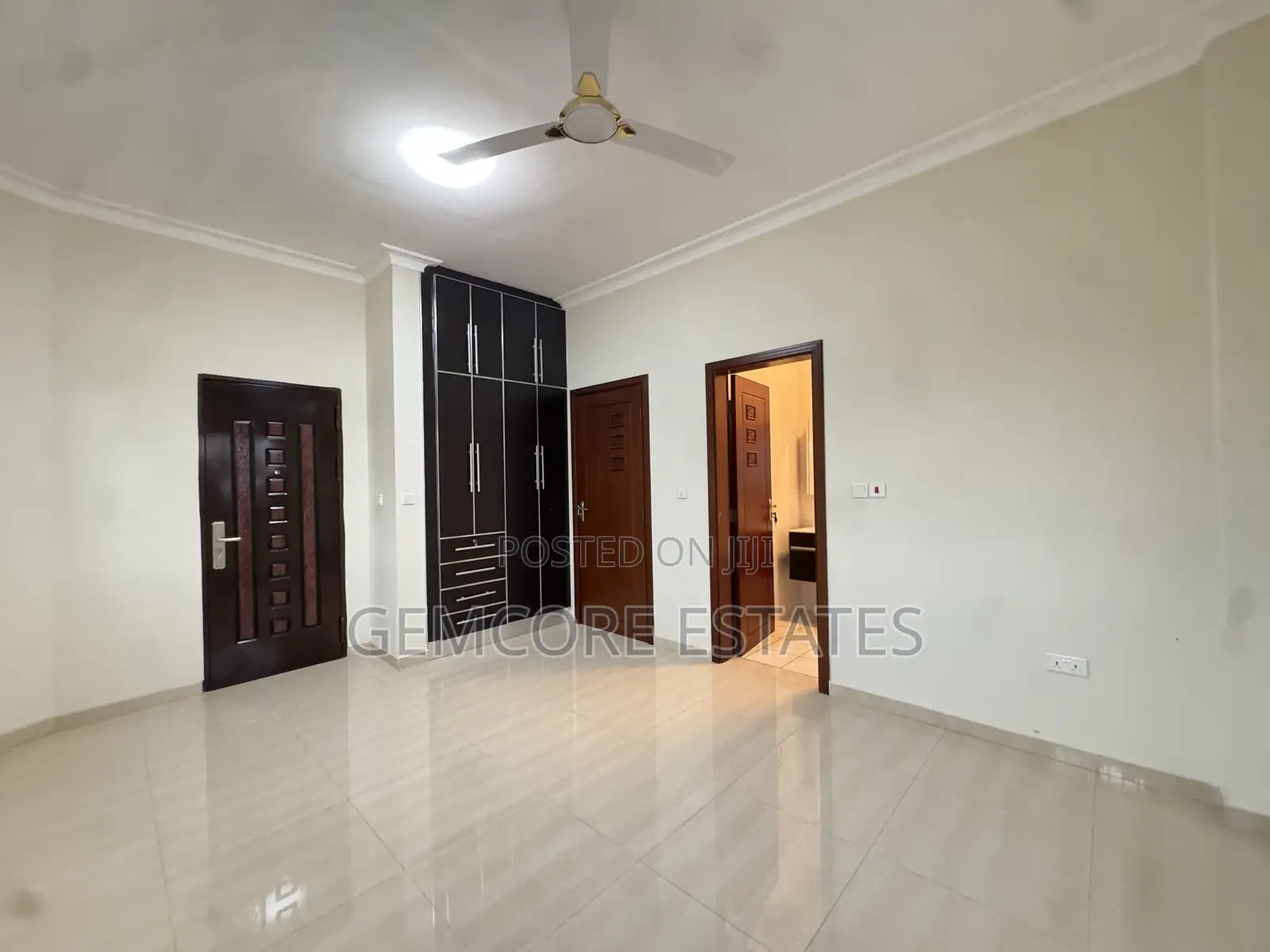 4bdrm Townhouse / Terrace in Coco Vanilla, Adjiriganor for rent