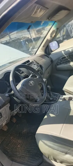 Toyota Hilux SR 4x4 2013 Silver
