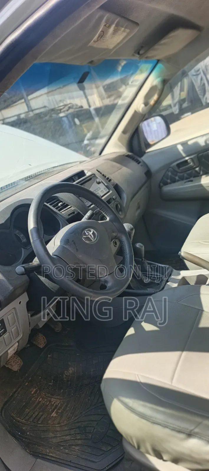 Toyota Hilux SR 4x4 2013 Silver