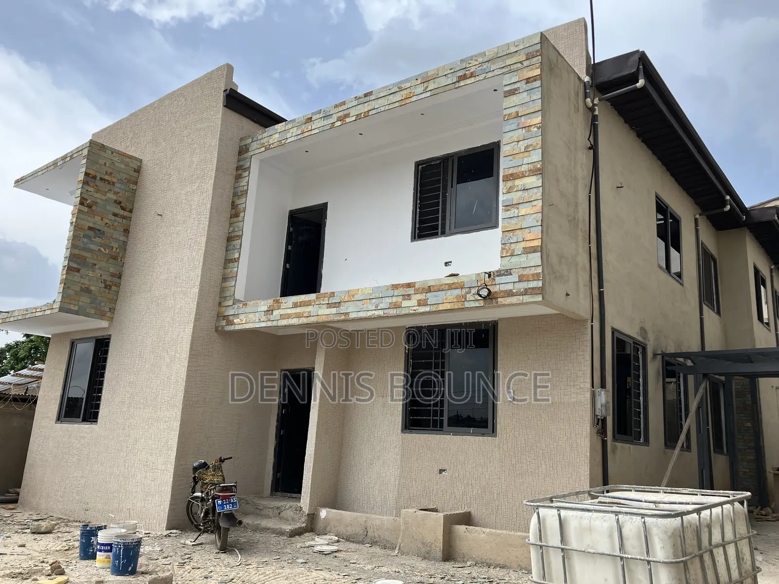 5bdrm Mansion in Winfred Estate, Kumasi Metropolitan for sale
