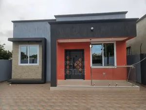 3bdrm House in Adenta Amrahia, Frafraha for sale