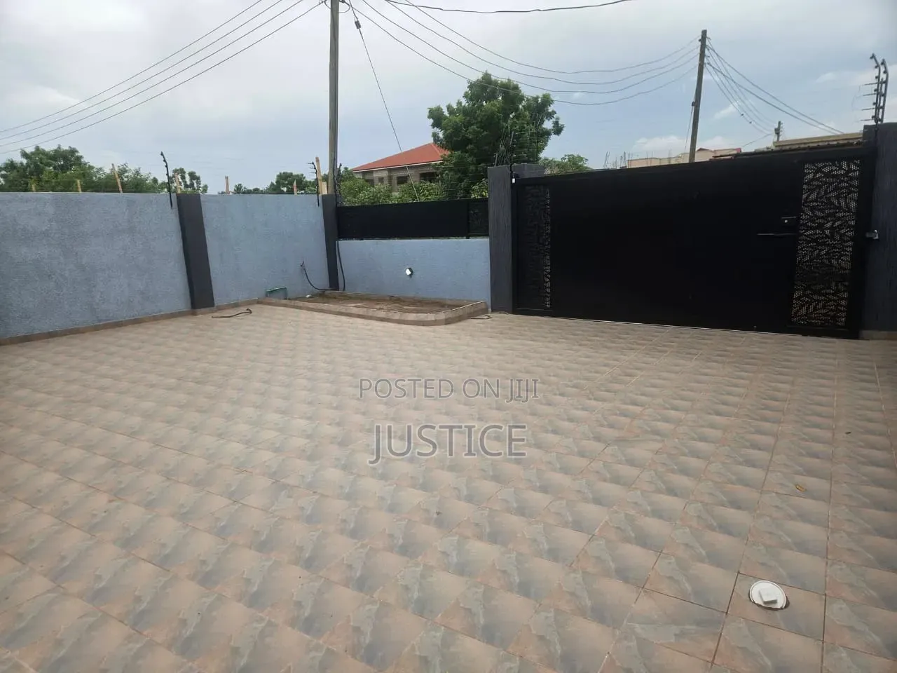 3bdrm House in Adenta Amrahia, Frafraha for sale