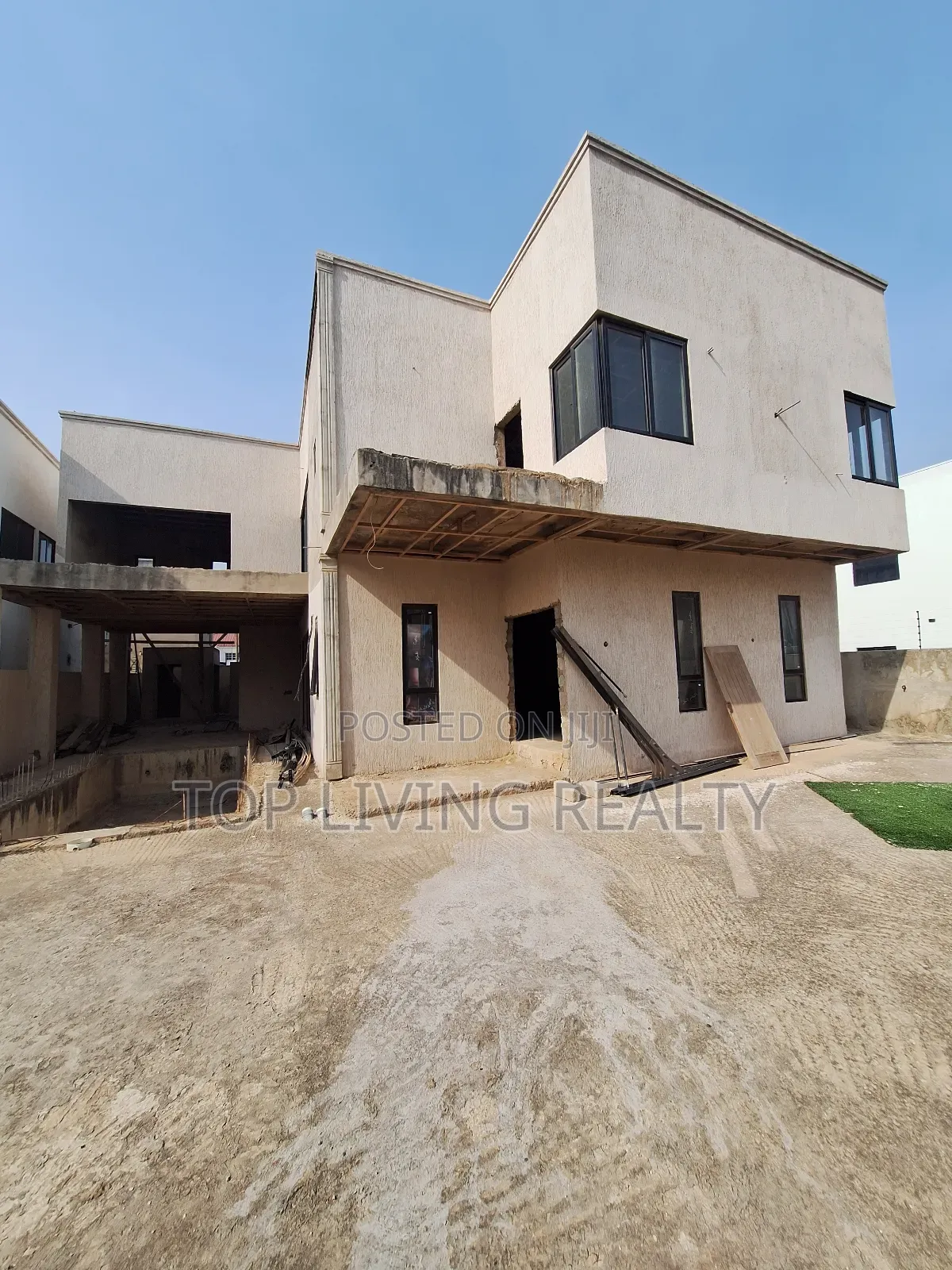 4bdrm Duplex in Legon Hills, Ashaley Botwe for sale