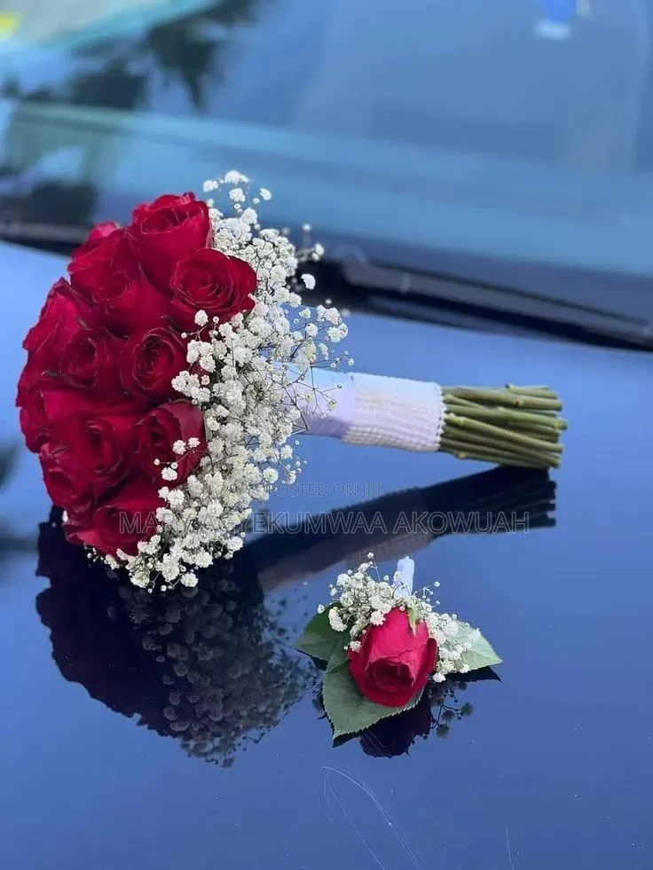 Bridal & Bridesmaids Bouquets & Corsages & Boutonnieres