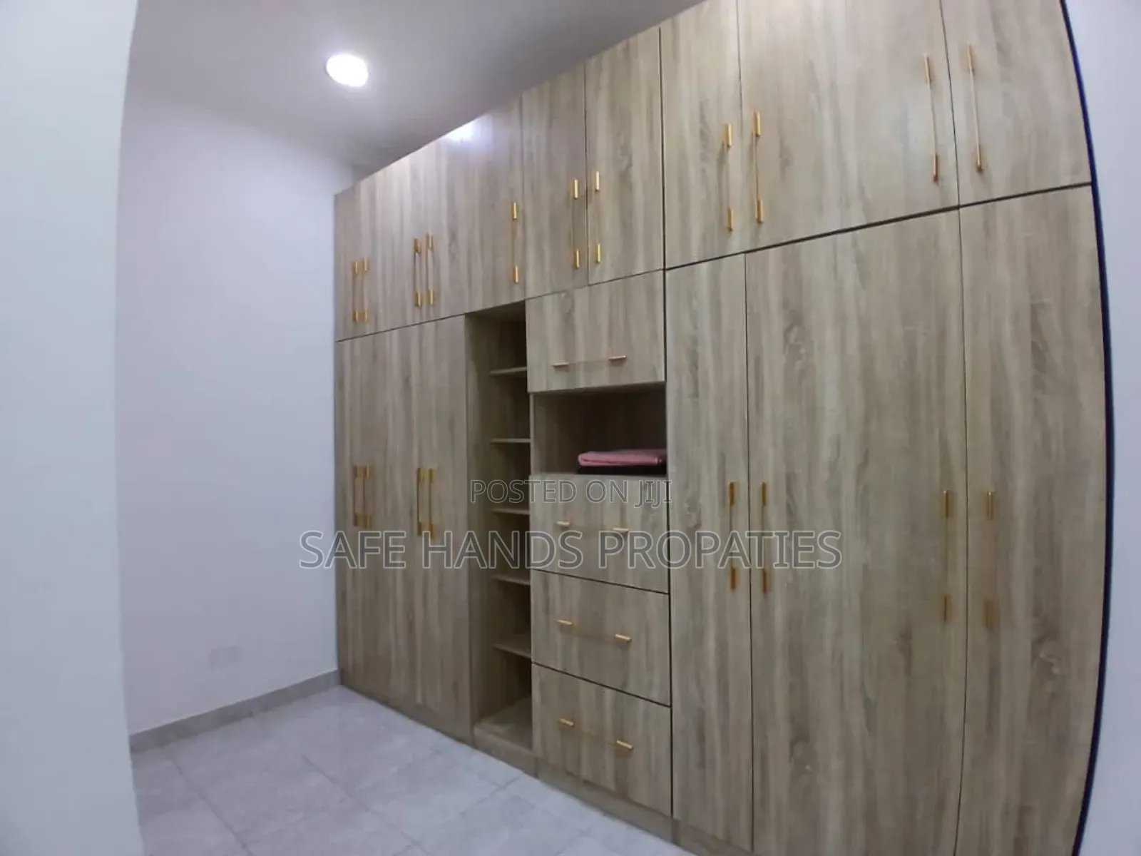 4bdrm House in Accra Metropolitan for rent