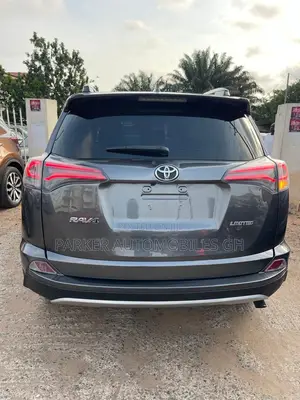 Toyota RAV4 Limited 4dr SUV (2.5L 4cyl 6A) 2018 Gray