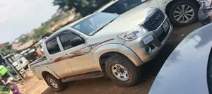 Toyota Hilux SR 4x4 2013 Silver