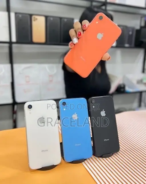 Apple iPhone XR 64 GB White