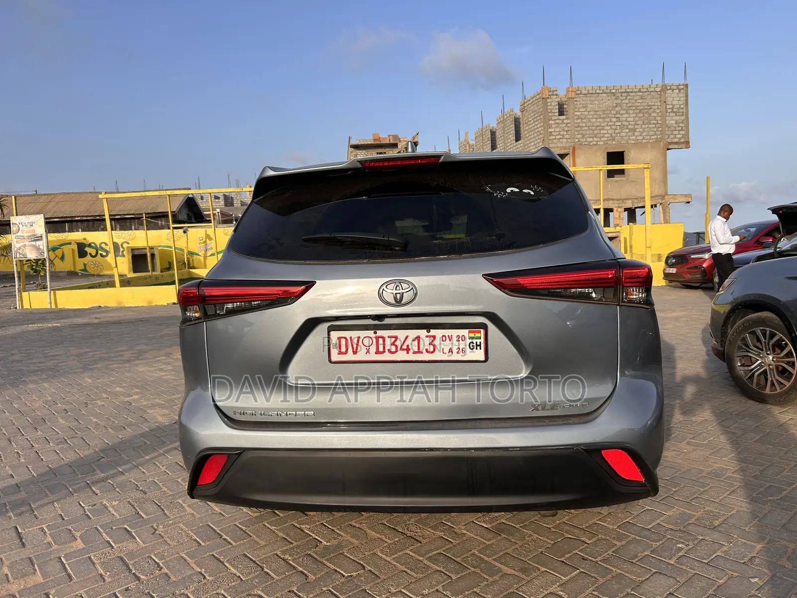 Toyota Highlander XLE 2022 Blue