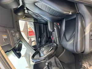 Toyota Highlander XLE 2022 Blue