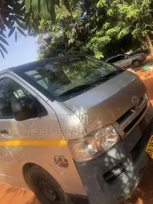 Toyota HiAce 2006 Silver