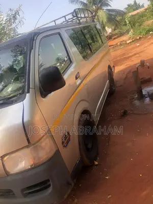Toyota HiAce 2006 Silver