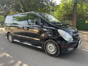 Hyundai H1 2.4 GLS 2011 Black