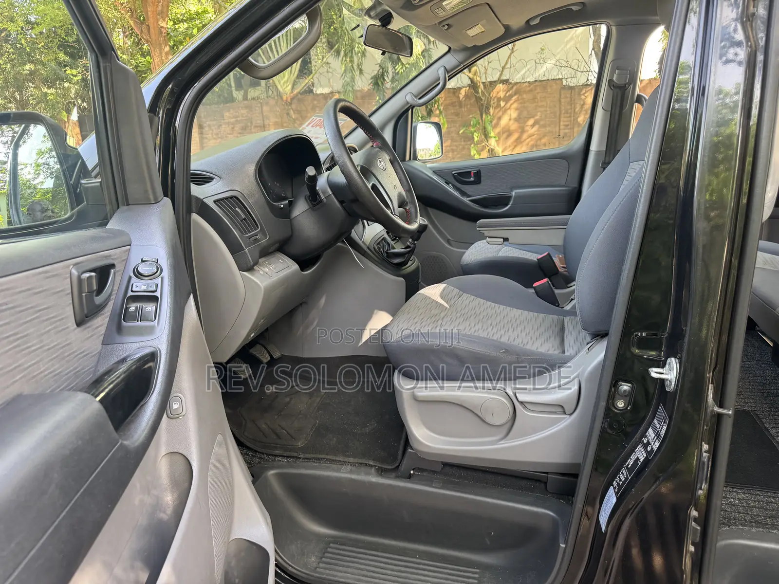 Hyundai H1 2.4 GLS 2011 Black