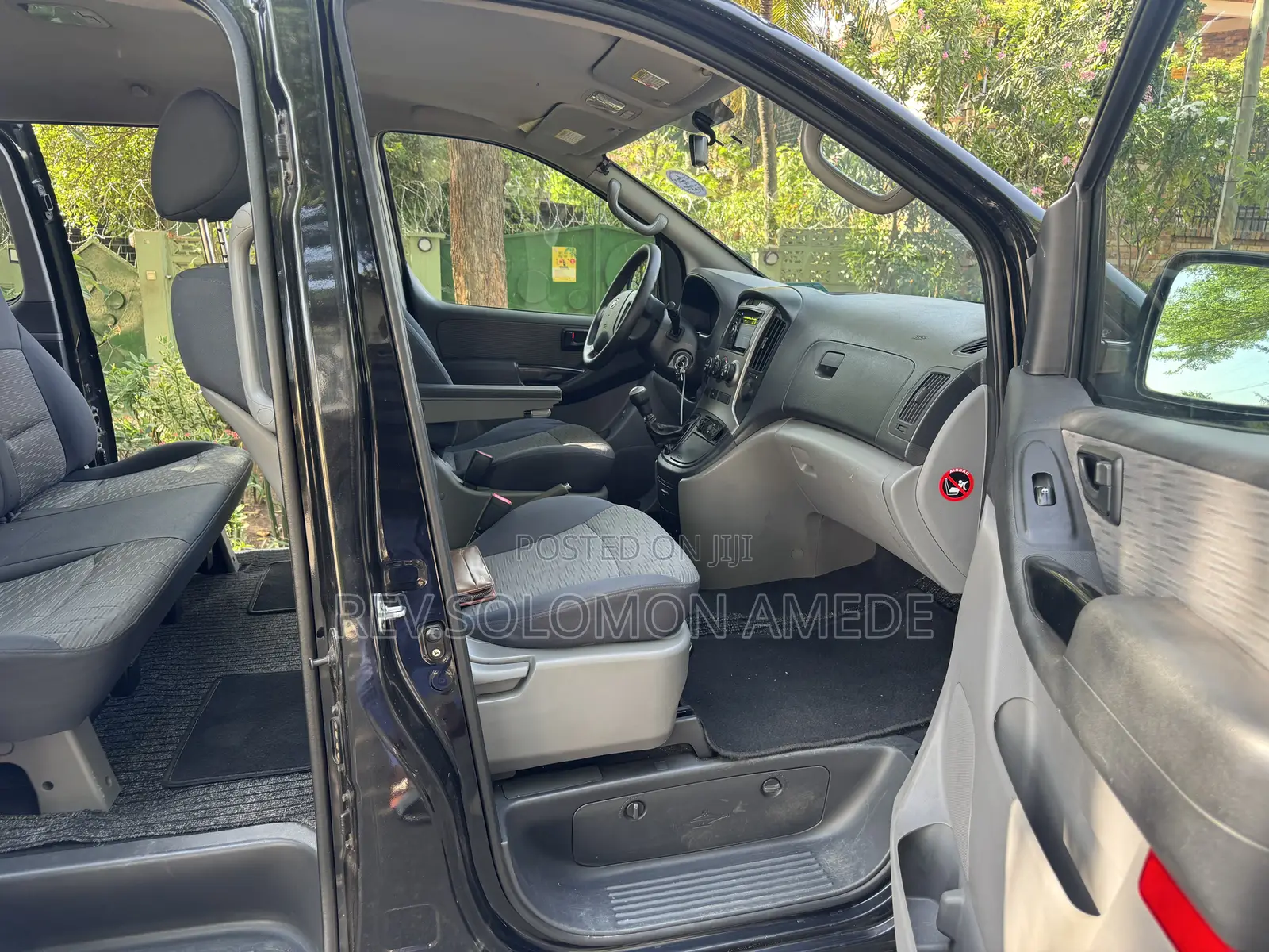 Hyundai H1 2.4 GLS 2011 Black