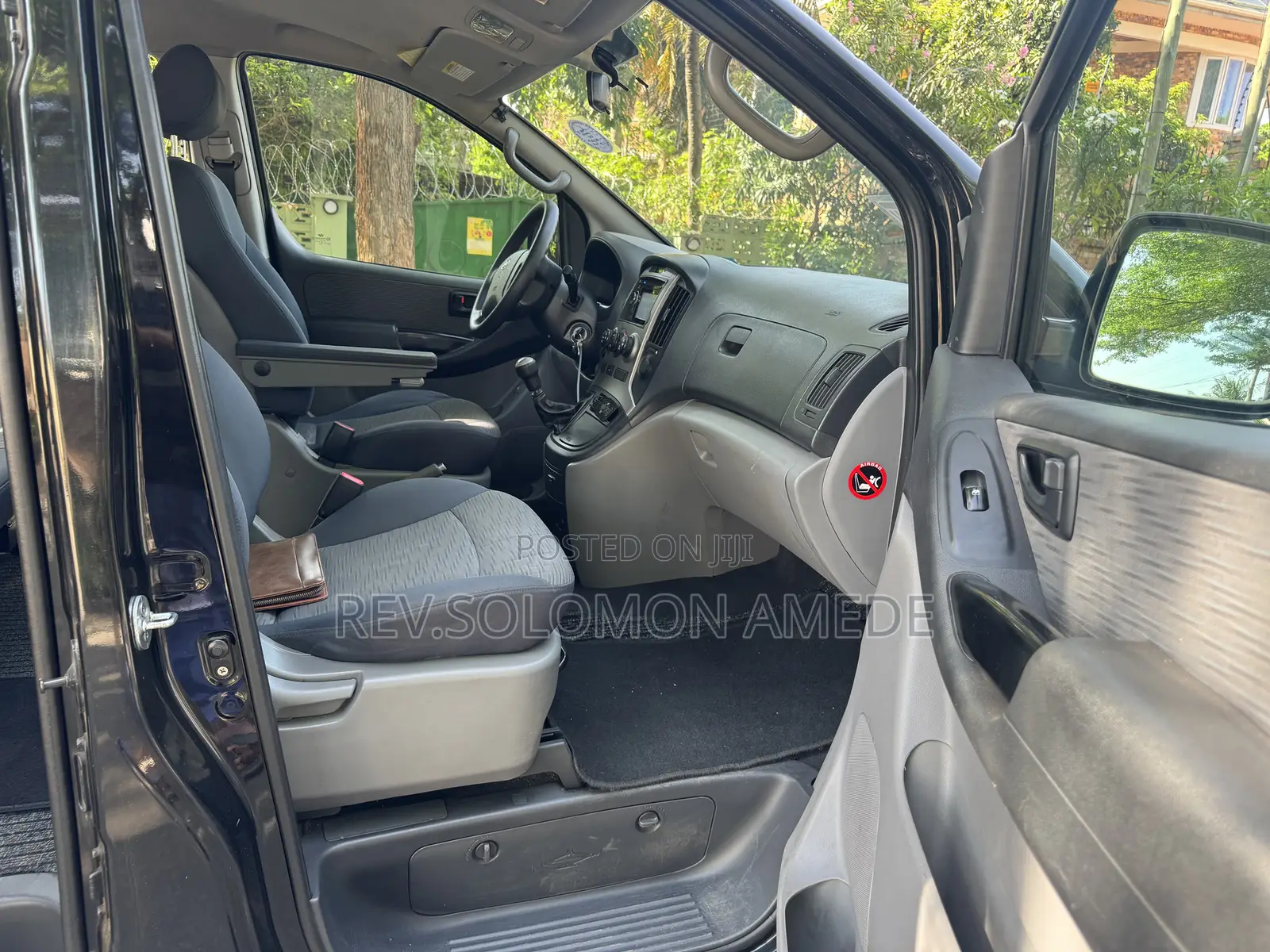 Hyundai H1 2.4 GLS 2011 Black