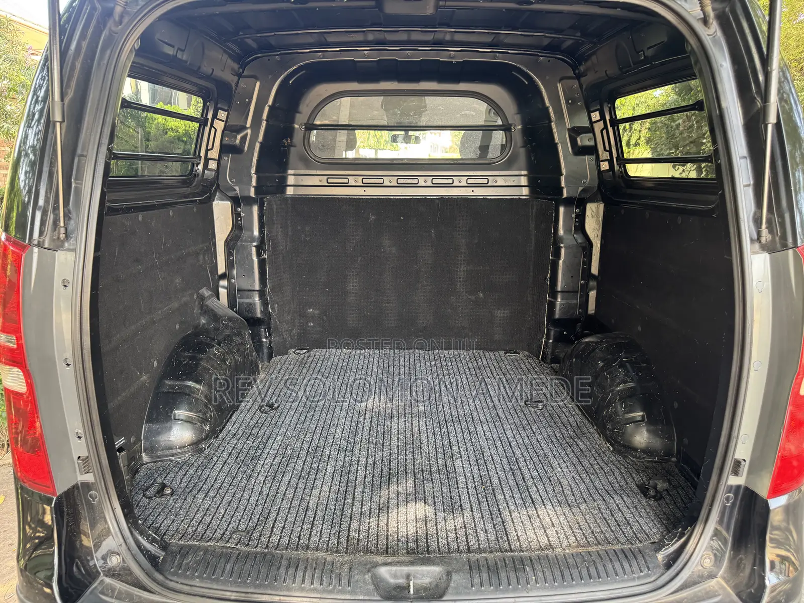 Hyundai H1 2.4 GLS 2011 Black