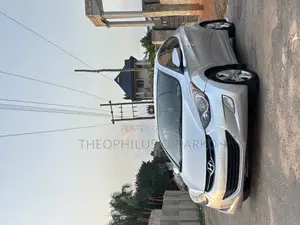 Hyundai Elantra 2013 Silver
