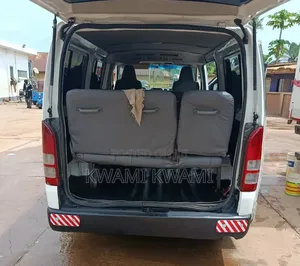 Toyota HiAce 2011 White