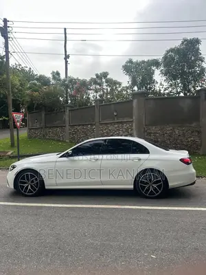 Mercedes-Benz E350 2021 White