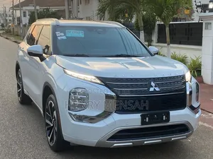 Mitsubishi Outlander SEL Launch Edition 2022 White