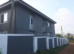 12bdrm Apartment in Fredimens Real, Kumasi Metropolitan for sale